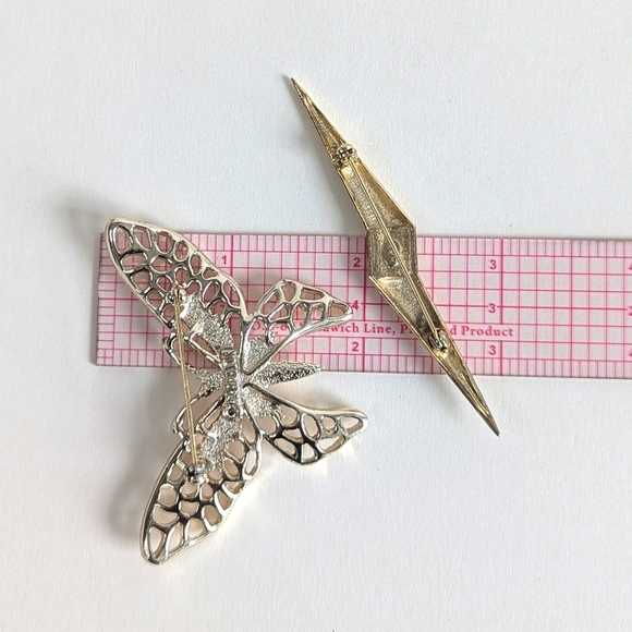 8pc Vintage Brooch Collection - Sarah Coventry, JJ Jonette & Unsigned Pieces - Picture 11 of 17